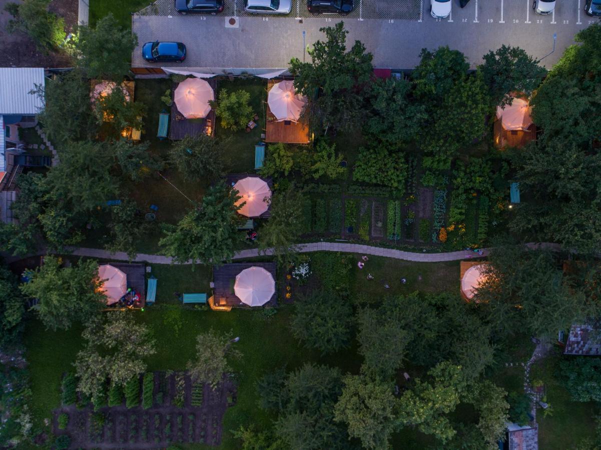 Hotel Dragonfly Gardens - The Wagons Brașov Exterior foto